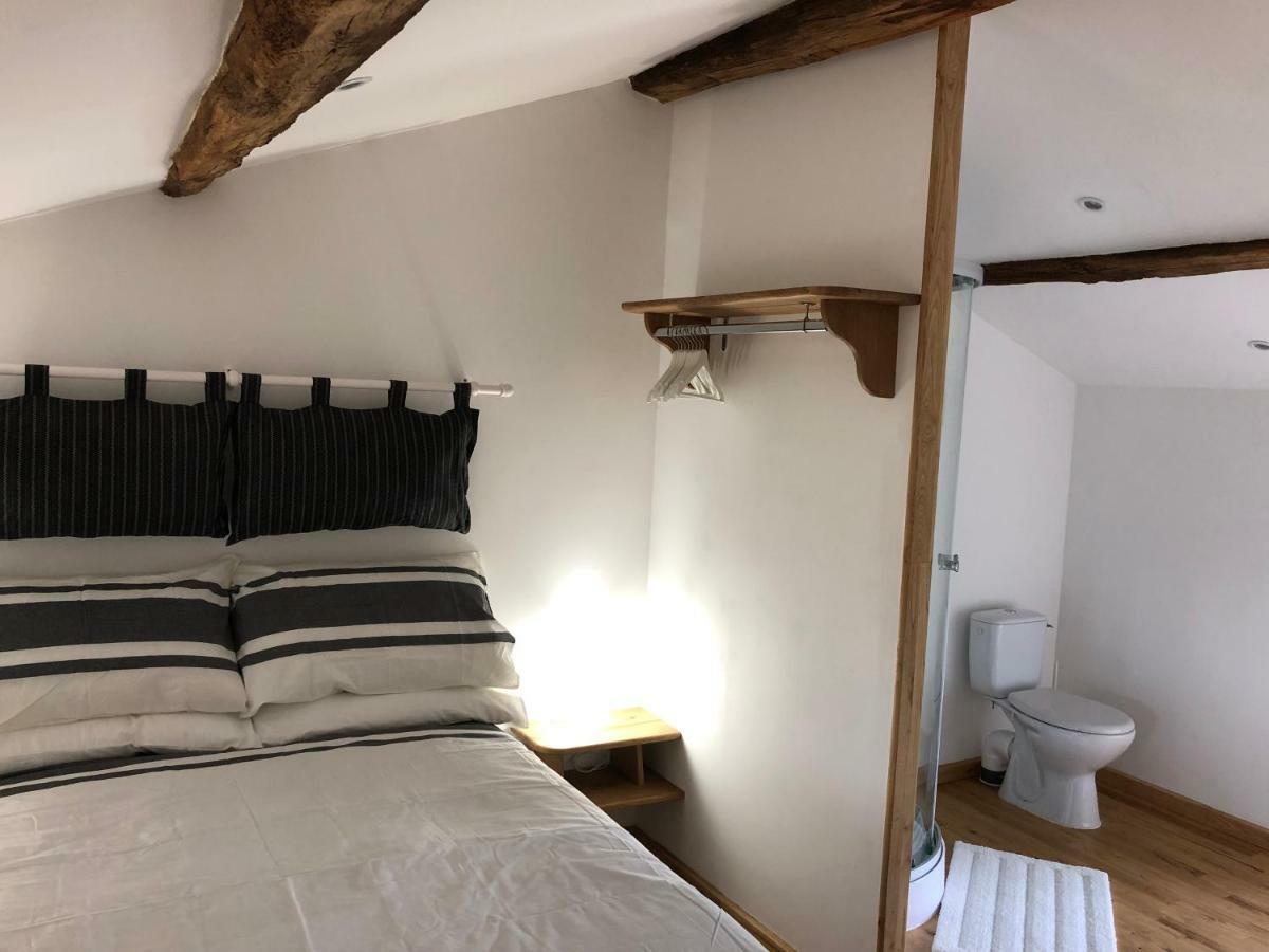 The Walnut Tree Gite Le Dorat Экстерьер фото